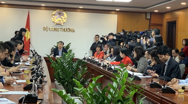 Họp khẩn gỡ đầu ra nông sản: Đừng để dân nghĩ giải cứu là “đồ không ngon” - 1