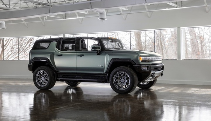 Hummer EV SUV mỗi lần sạc điện chạy được gần 500km - 8