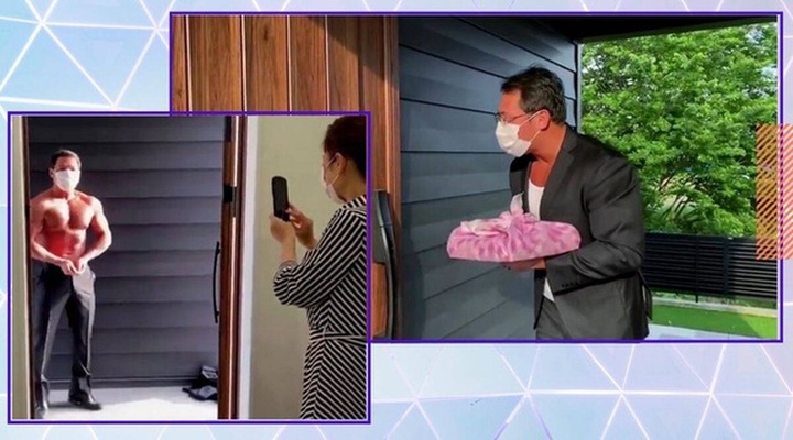 Hút khách thời Covid-19: Thuê shipper “6 múi” giao hàng tận cửa - 2