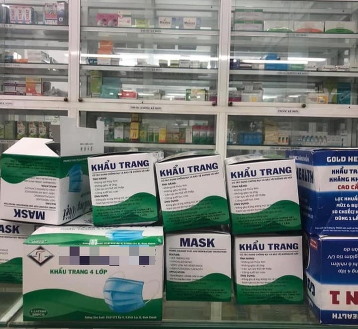 Khẩu trang đột ngột giảm giá, dân buôn lỗ nặng, khóc thét vì ôm hàng - 2