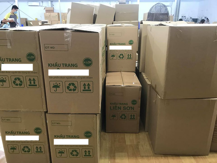 Khẩu trang đột ngột giảm giá, dân buôn lỗ nặng, khóc thét vì ôm hàng - 3