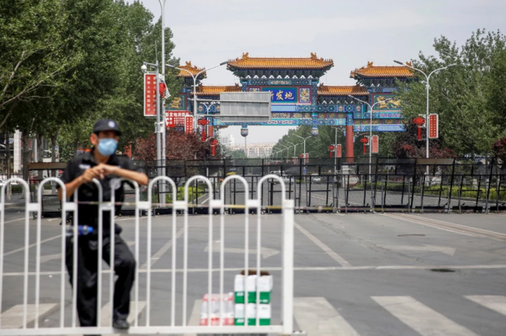 Khi Covid -19 quay trở lại, các doanh nghiệp Trung Quốc lại “đứng tim” - 1