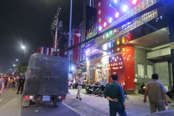 Khởi tố, bắt tạm giam Phúc XO