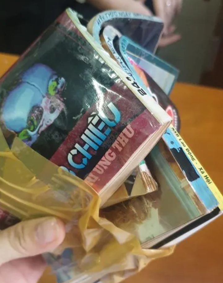 Không đặt mua hàng, cô hiệu trưởng mất nửa triệu đồng cho mớ... giẻ lau, giấy lộn - 2