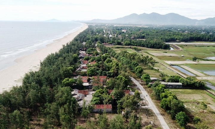 Khu du lịch biển Xuân Thành hoang tàn sau nhiều năm vắng bóng du khách - 1