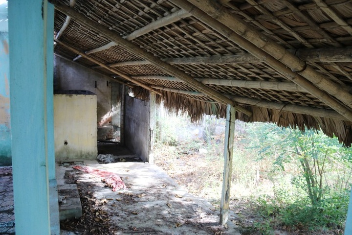 Khu du lịch biển Xuân Thành hoang tàn sau nhiều năm vắng bóng du khách - 10