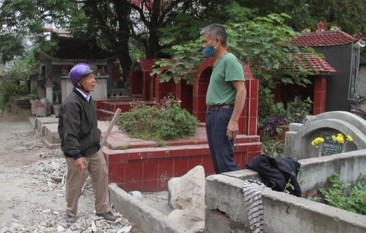 Kiếm bạc triệu mỗi ngày bằng nghề "xây nhà" cho người chết - 1 Kiếm bạc triệu mỗi ngày bằng nghề "xây nhà" cho người chết - 1