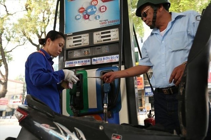 Kinh doanh xăng dầu giả ngày càng táo tợn - 1