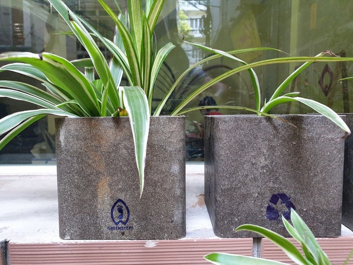 Lái ô tô nhặt vỏ hộp sữa về tái chế: Kiến trúc sư biến rác thành tiền - 6