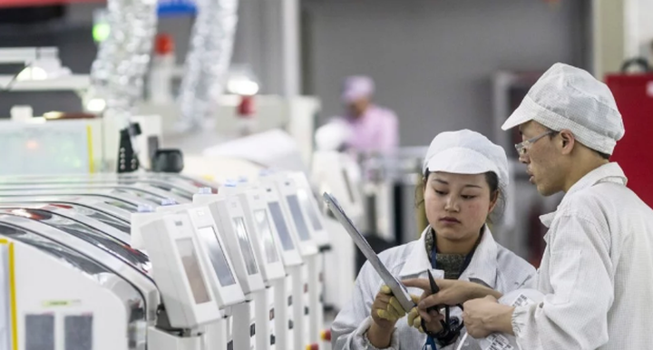 Bên trong một cơ sở sản xuất tại Trung Quốc. (Ảnh: EPA)