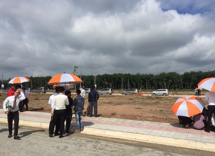 Lật tẩy “chiêu” bán đất nền do ngân hàng thanh lý Kỳ 2: Bất chấp thủ đoạn kể cả “mạo danh” - 1