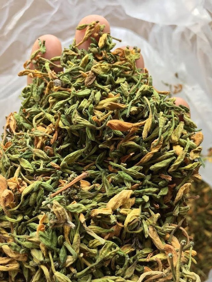 Loại hoa thường cắt bỏ đi sấy khô thành đặc sản 1,5 triệu đồng/kg - 4
