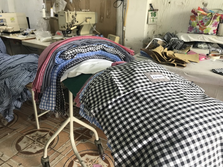 Vải vóc từ Trung Quốc nhập về đẹp và chất lượng (ảnh minh hoạ)