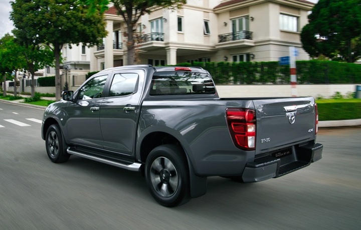 Mazda BT-50 2022 tăng giá cả trăm triệu đồng, thêm trang bị đấu Ford Ranger - 4