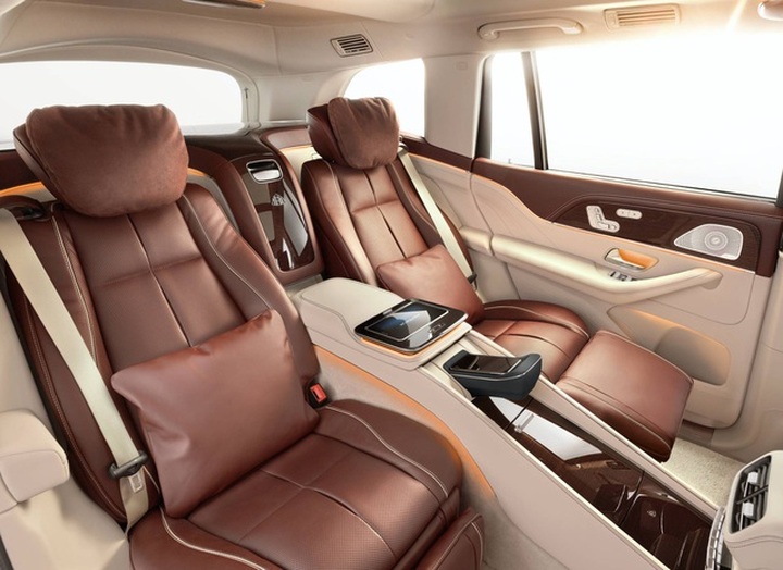 Mercedes-Maybach GLS 600 gây sốc vì giá bán - 17
