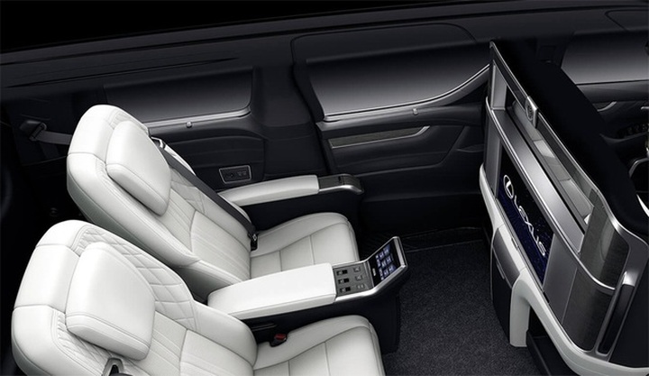 Món quà đại gia, đầu năm tặng nhau ô tô hàng thửa 10 tỷ đồng - 2