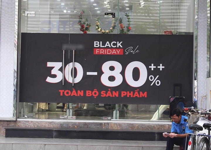 Mùa Black Friday lạ lùng: Quán hàng đìu hiu, ế khách chưa từng có - 4