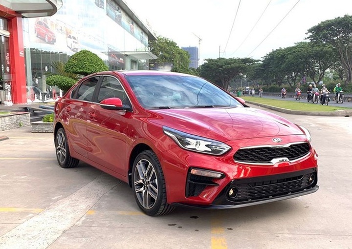 Mua Mazda3 hay Kia Cerato với 650 triệu đồng để đi ngoại giao, công việc? - 2