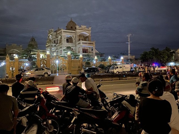 Mục sở thị căn biệt thự dát vàng của đại gia Thiện Soi vừa bị bắt - 1