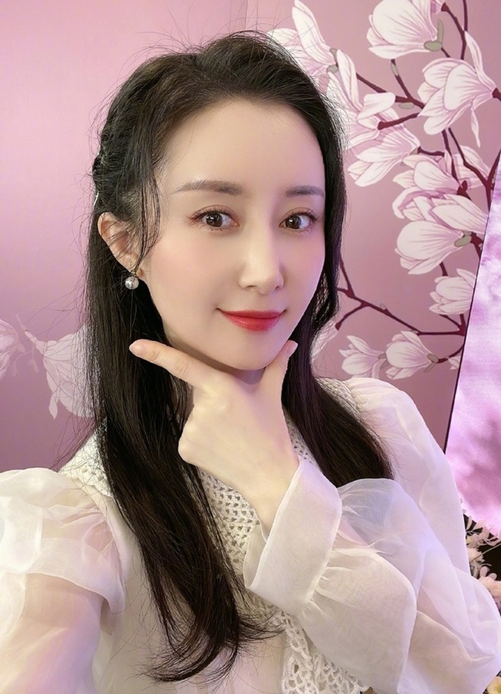 Mỹ nhân Thiên long bát bộ sa sút sự nghiệp, phải livestream bán hàng - 4