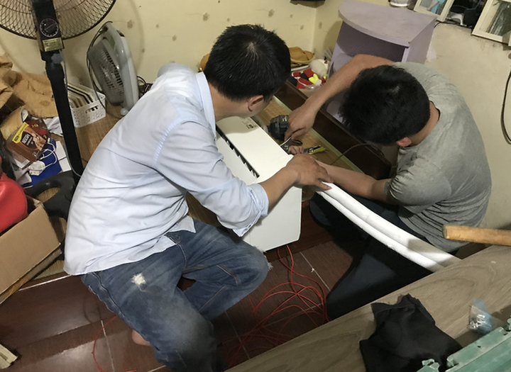 Nắng nóng cao độ, khách phát hoảng trước chiêu trò của thợ sửa điều hòa - 3