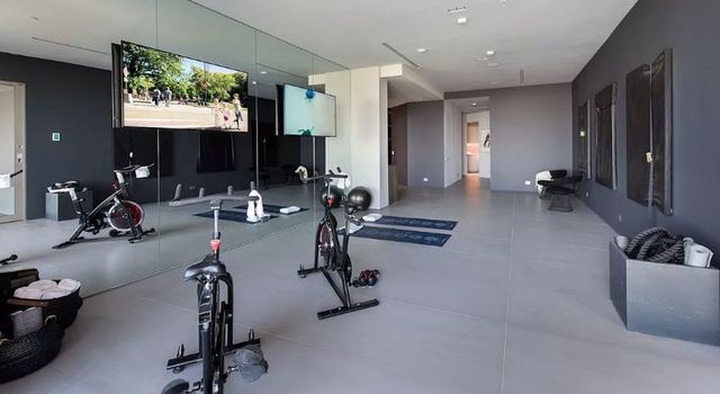 Ngắm kiến trúc siêu độc đáo của biệt thự trị giá 42 triệu USD ở Los Angeles - 13