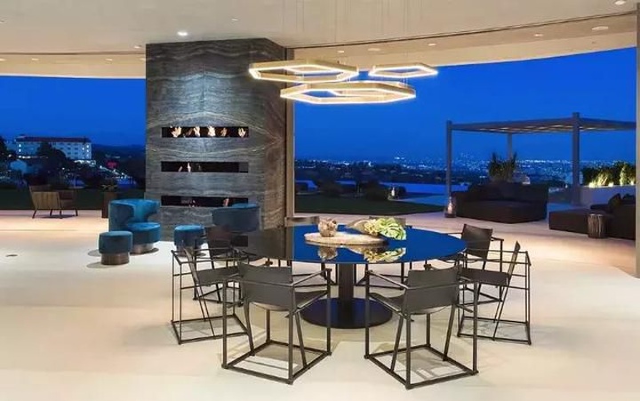 Ngắm kiến trúc siêu độc đáo của biệt thự trị giá 42 triệu USD ở Los Angeles - 10