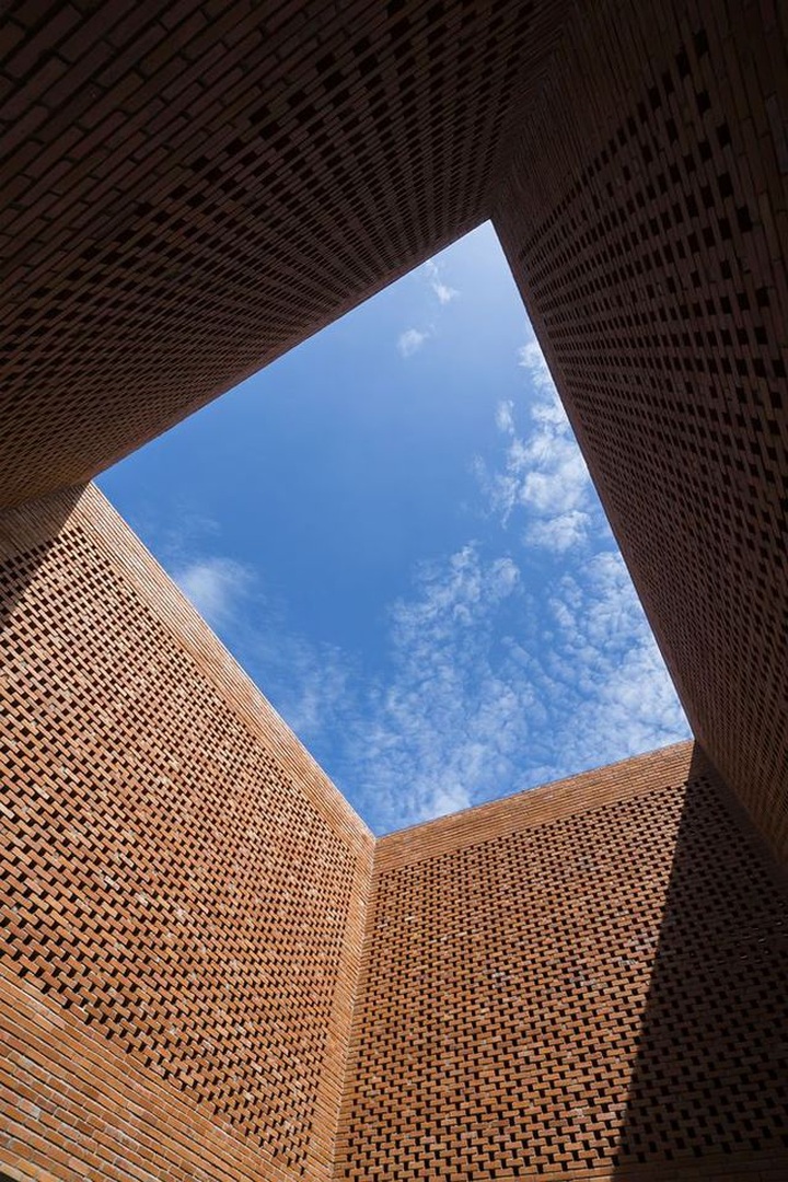 Ngôi nhà gạch ở Long An đẹp khó tin, nổi bật trên báo ngoại - 5