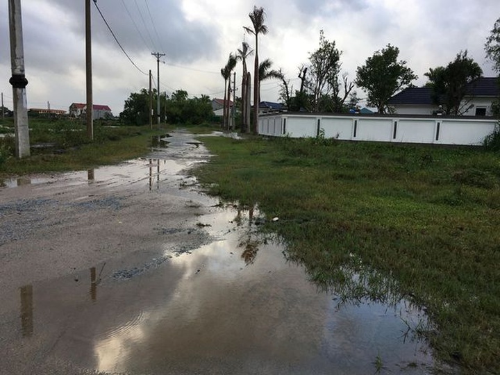 Người dân khóc ròng với khu dân cư “kiểu mẫu”! - 1