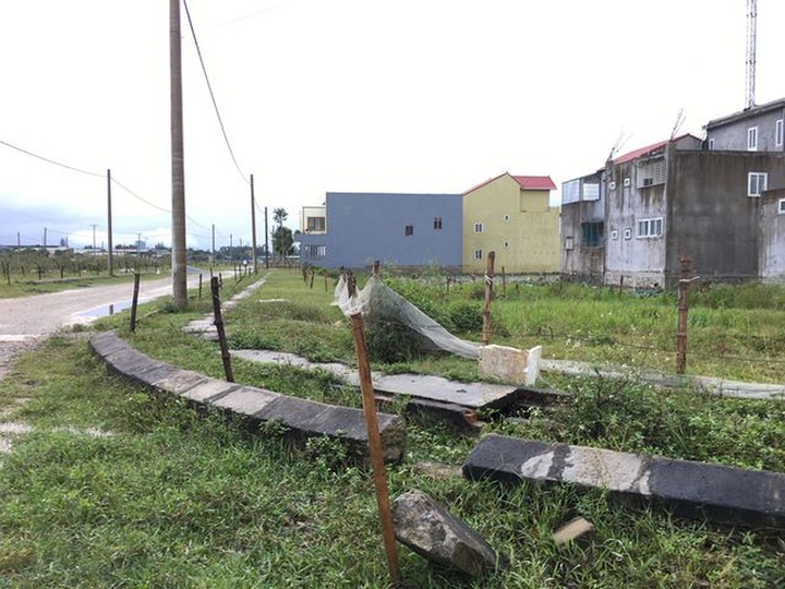Người dân khóc ròng với khu dân cư “kiểu mẫu”! - 4