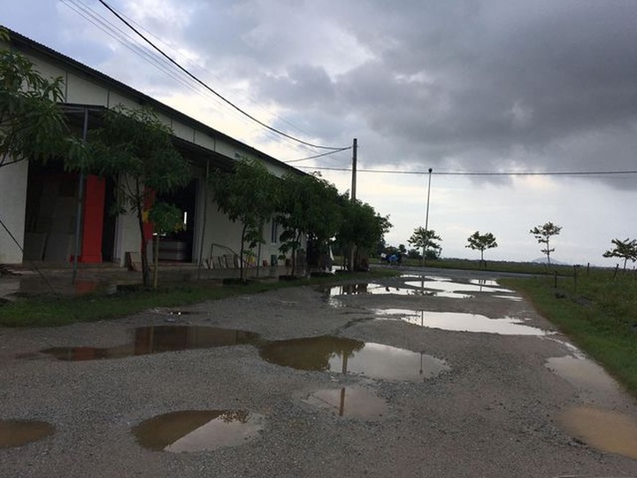 Người dân khóc ròng với khu dân cư “kiểu mẫu”! - 6