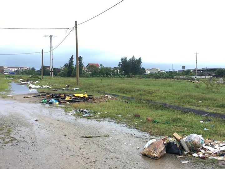 Người dân khóc ròng với khu dân cư “kiểu mẫu”! - 8