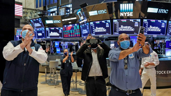 Người Mỹ giàu chưa từng có bất chấp đại dịch Covid-19 - 1