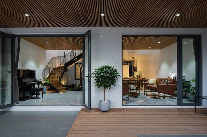 Nhà cũ bí bách ở Kiên Giang lột xác bằng cách... cắt đôi không gian - 3