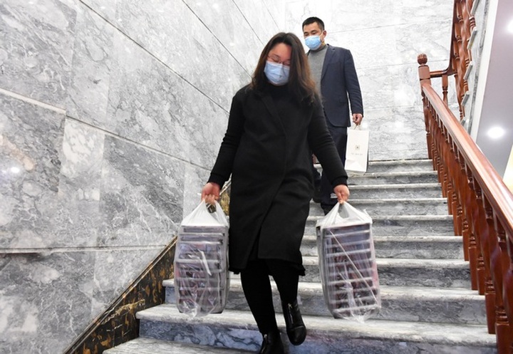 Nhà hàng nấu ăn miễn phí cho những người nhiễm virus corona - 5