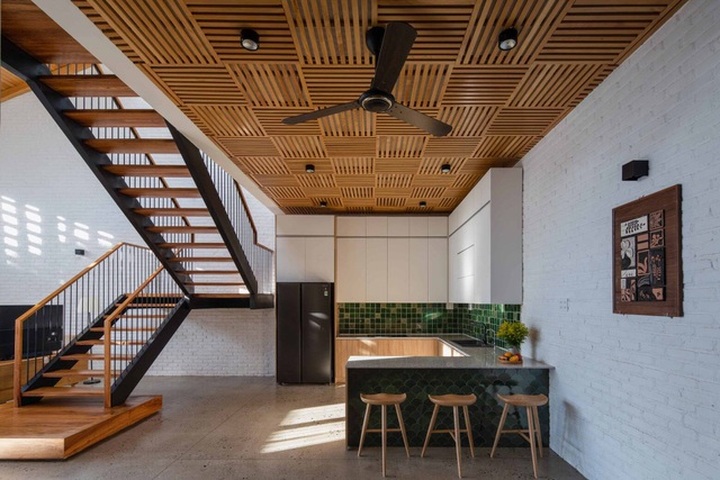 Nhà phố biết làm mát, cản khói bụi bằng gạch đá, gỗ ấn tượng ở Kon Tum - 7