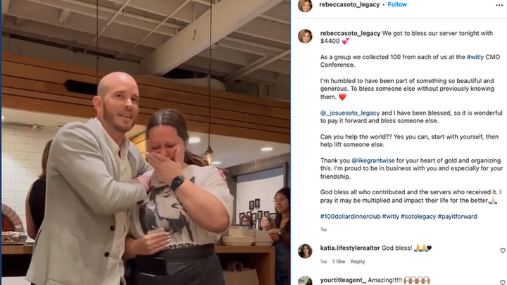 Nhân viên phục vụ bị sa thải sau khi thực khách típ 4.400 USD - 1