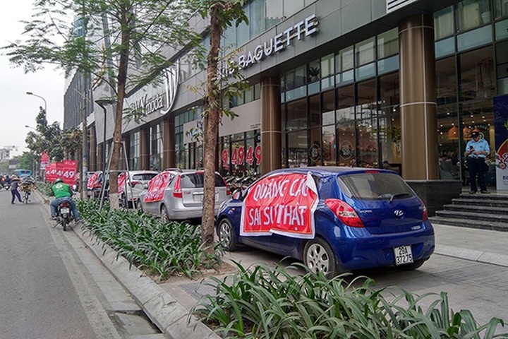 Nhập nhèm chỗ đỗ xe chung cư - 1