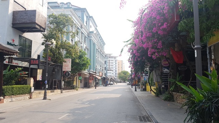 Nhiều địa phương đóng cửa dịch vụ giải trí, kêu gọi người dân ở nhà - 1