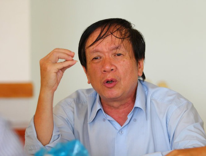 TS. Đào Trọng Tứ cho rằng việc dừng hẳn các nhà máy nhiệt điện than thời điểm này sẽ là quyết định khó khăn. Nhưng cần xem xét giảm dần nhiệt điện than.