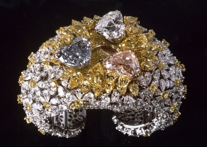 Những chiếc đồng hồ đeo tay đắt nhất thế giới từng được bán đấu giá - 2