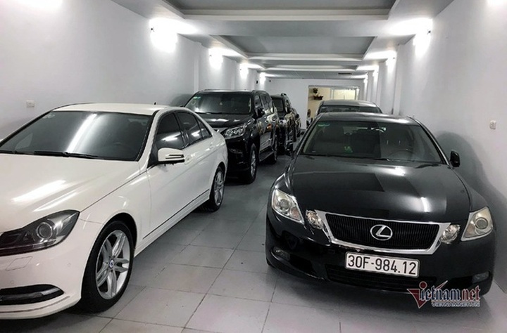 Những ngày buồn hiu, ô tô cũ bán lỗ trăm triệu vẫn ế khách - 2