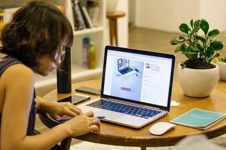 Nở rộ dịch vụ cho thuê máy tính, laptop giá rẻ để chống chọi mùa Covid-19 - 1