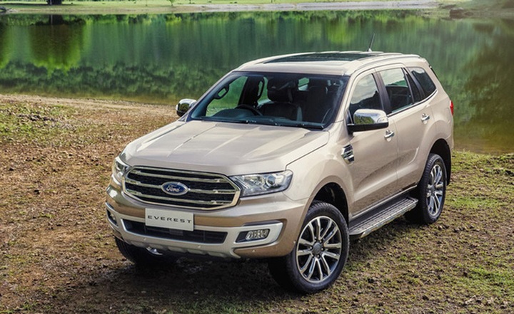 Ford Everest 2018 mới có giá bán thấp hơn phiên bản cũ khoảng 500 triệu đồng.