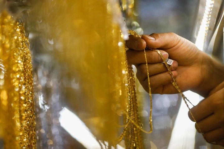 Nỗi sợ biến thể Omicron và lạm phát thúc đẩy giá vàng tăng - 1