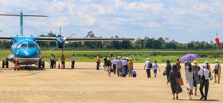 Ồ ạt mở đường bay “ngách” có cứu được hàng không? - 1