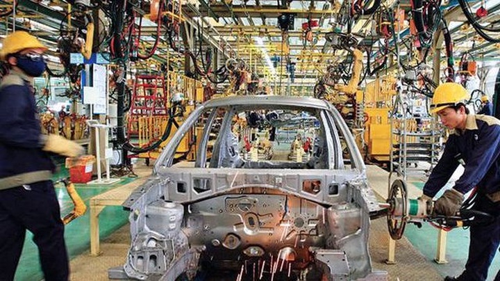 Ô tô Đức về Việt Nam giảm giá 30%: Dằn tiền chờ xe sang - 3