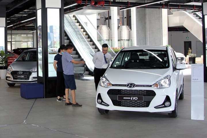 Ô tô mới khởi sắc, xe cũ nín thở chờ phí trước bạ giảm 50% - 1
