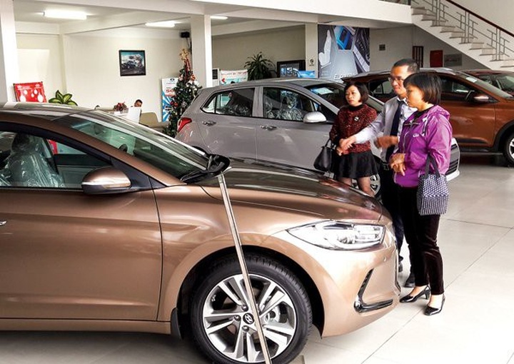 Doanh số bán xe cuối năm tăng trưởng mạnh mẽ