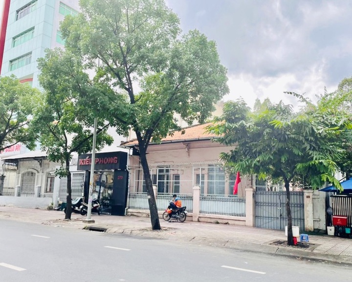 Oằn mình gánh mặt bằng khủng, bất ngờ về dự báo giá bất động sản sắp tới - 2